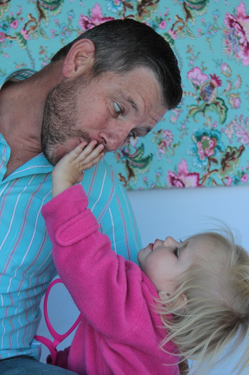 幼儿意外被关楼顶天台，事件始末与反思